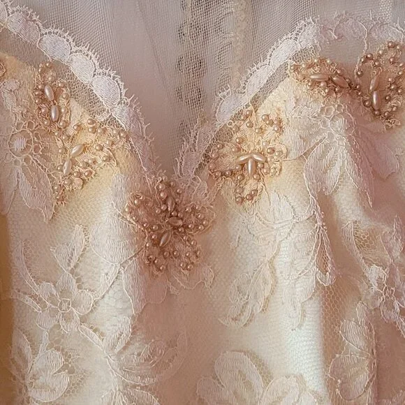 Vintage 1957 Wedding Gown & Juliet Cap - Picture 8 of 16